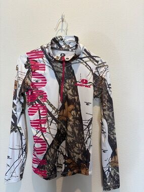 Mossy Oak Quarter zip pullover in white with hot pink accents  and camouflage